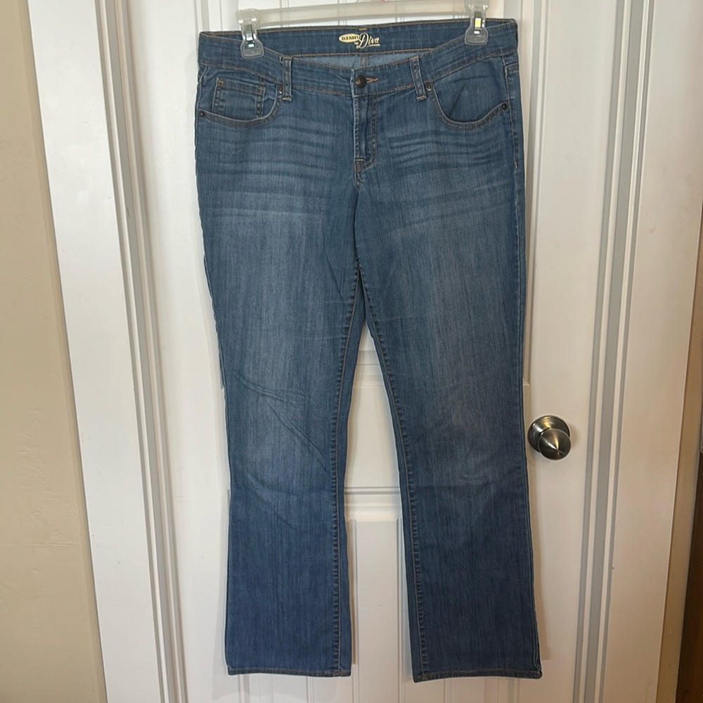 Old Navy, the diva light washed lightweight Jean 12 long in great condition